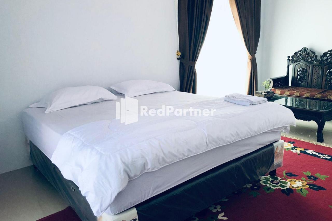 Wisma Suci Syariah Polewali Mandar Mitra Reddoorz Matakali Exteriör bild